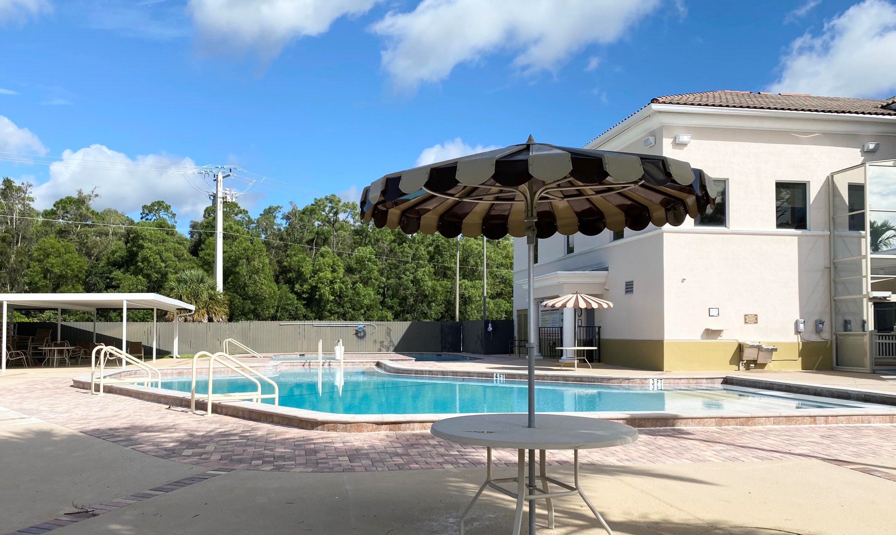 102 Hastings G, West Palm Beach, FL 33417