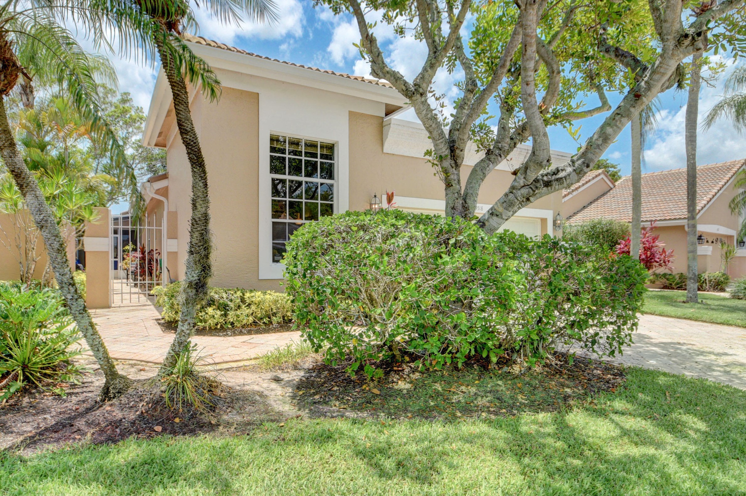 4518 Carlton Golf Dr, Lake Worth, FL 33449-8126