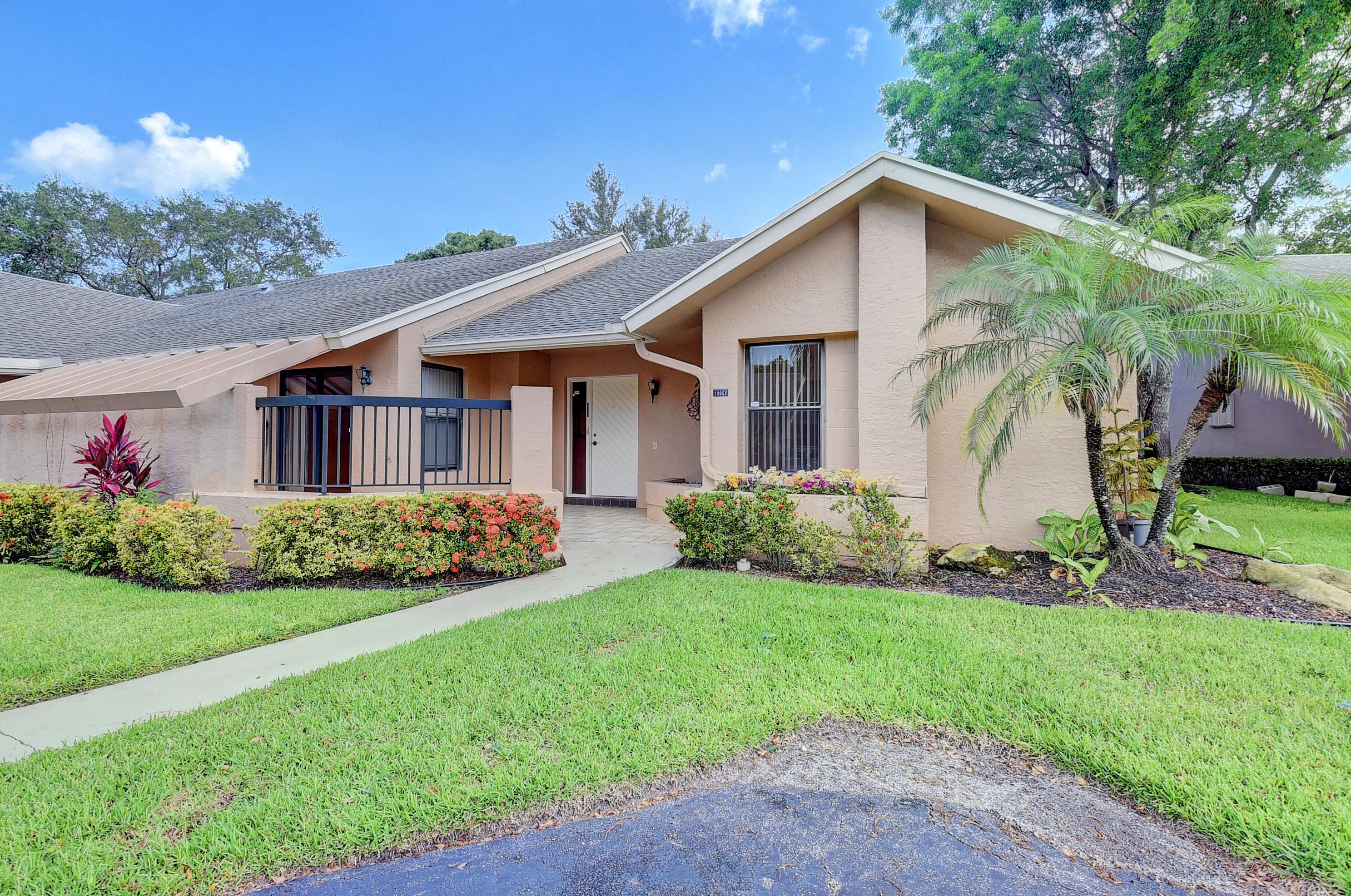 10952 Lake Front Pl, Boca Raton, FL 33498-1690