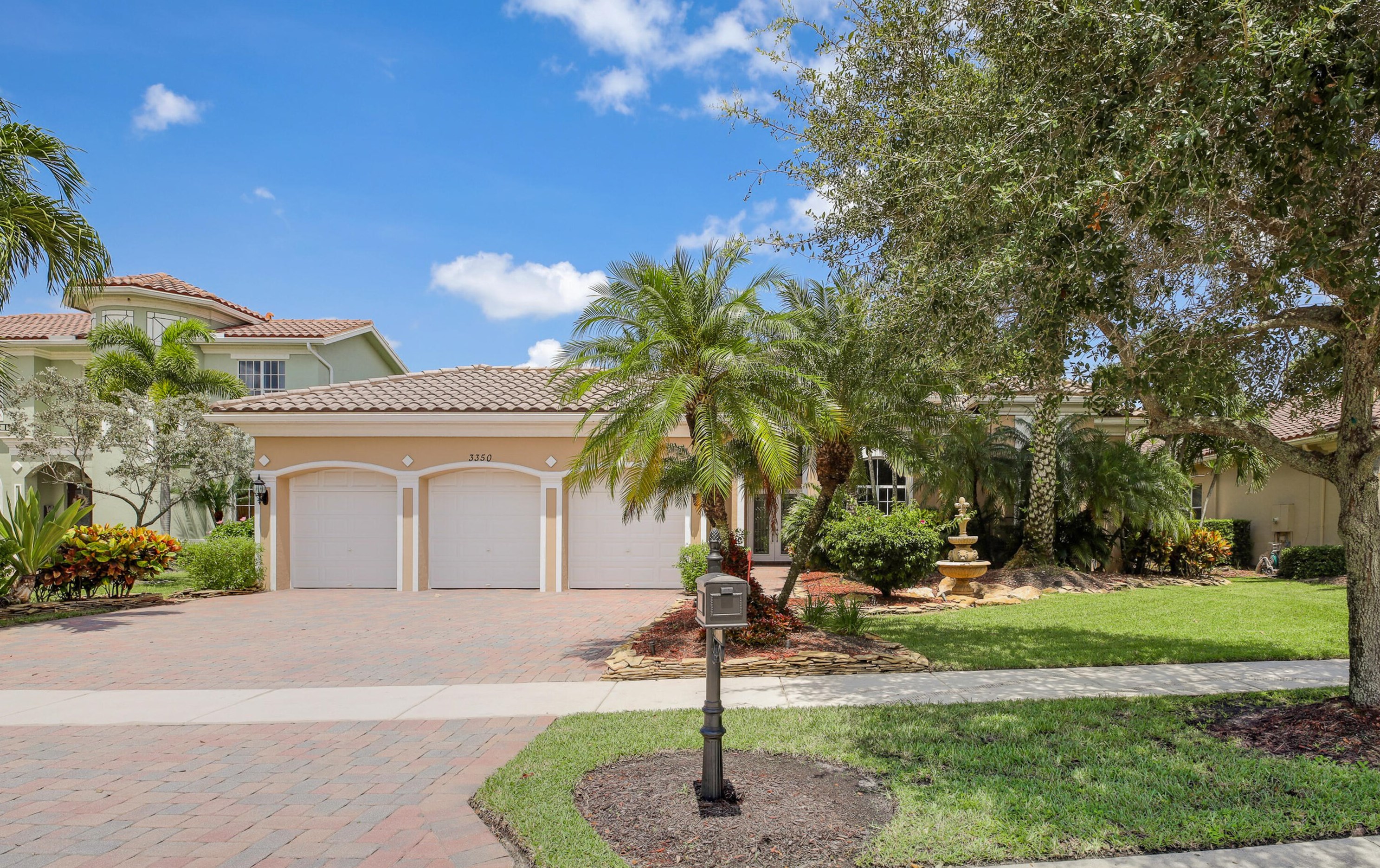 3350 Lago De Talavera, Lake Worth, FL 33467-1070