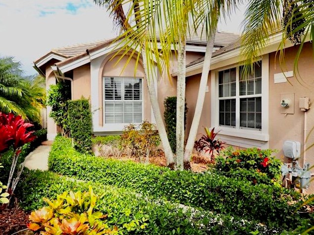 331 Eagleton Golf Dr, West Palm Beach, FL 33418