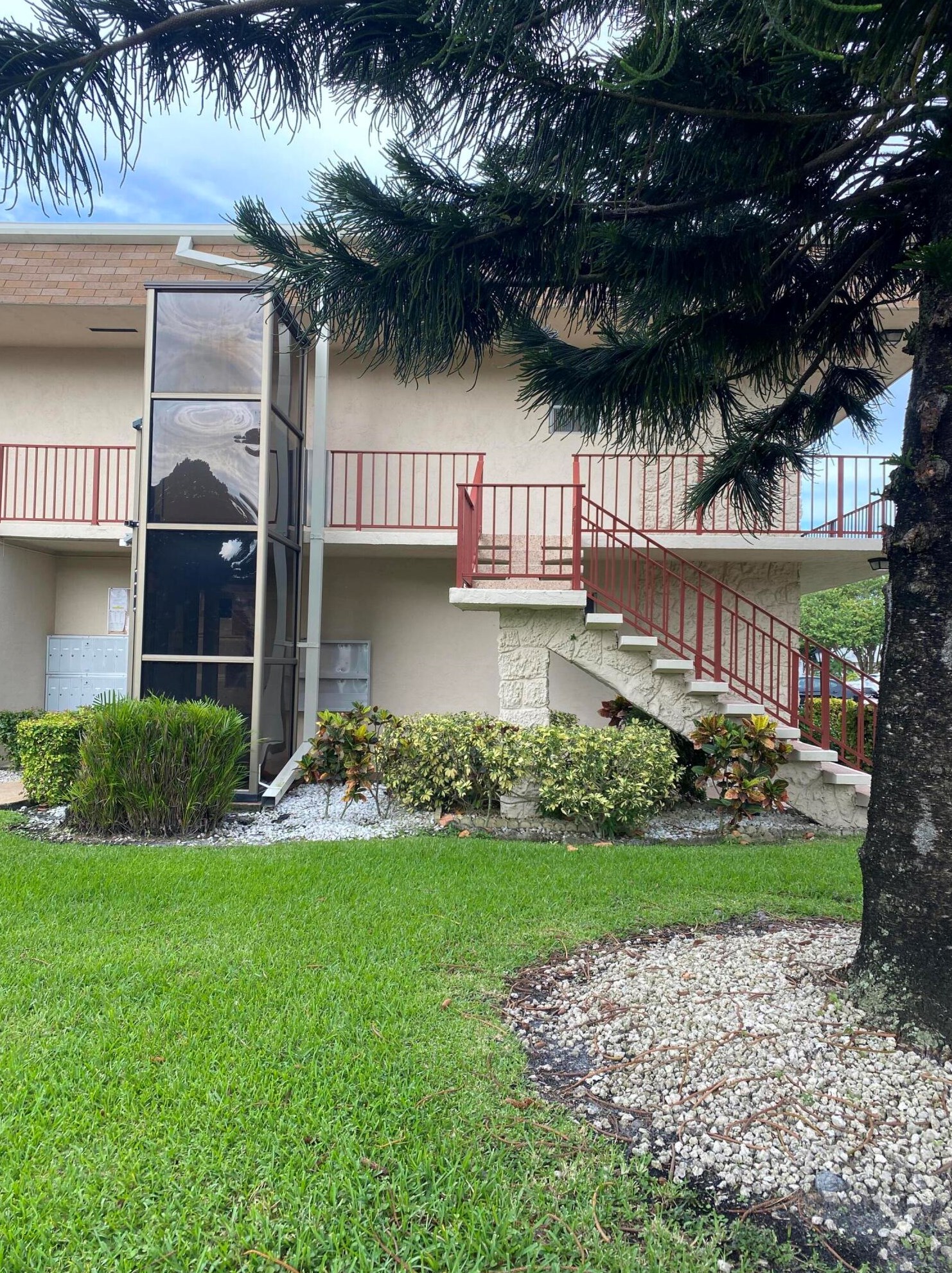 210 Oxford 400, West Palm Beach, FL 33417