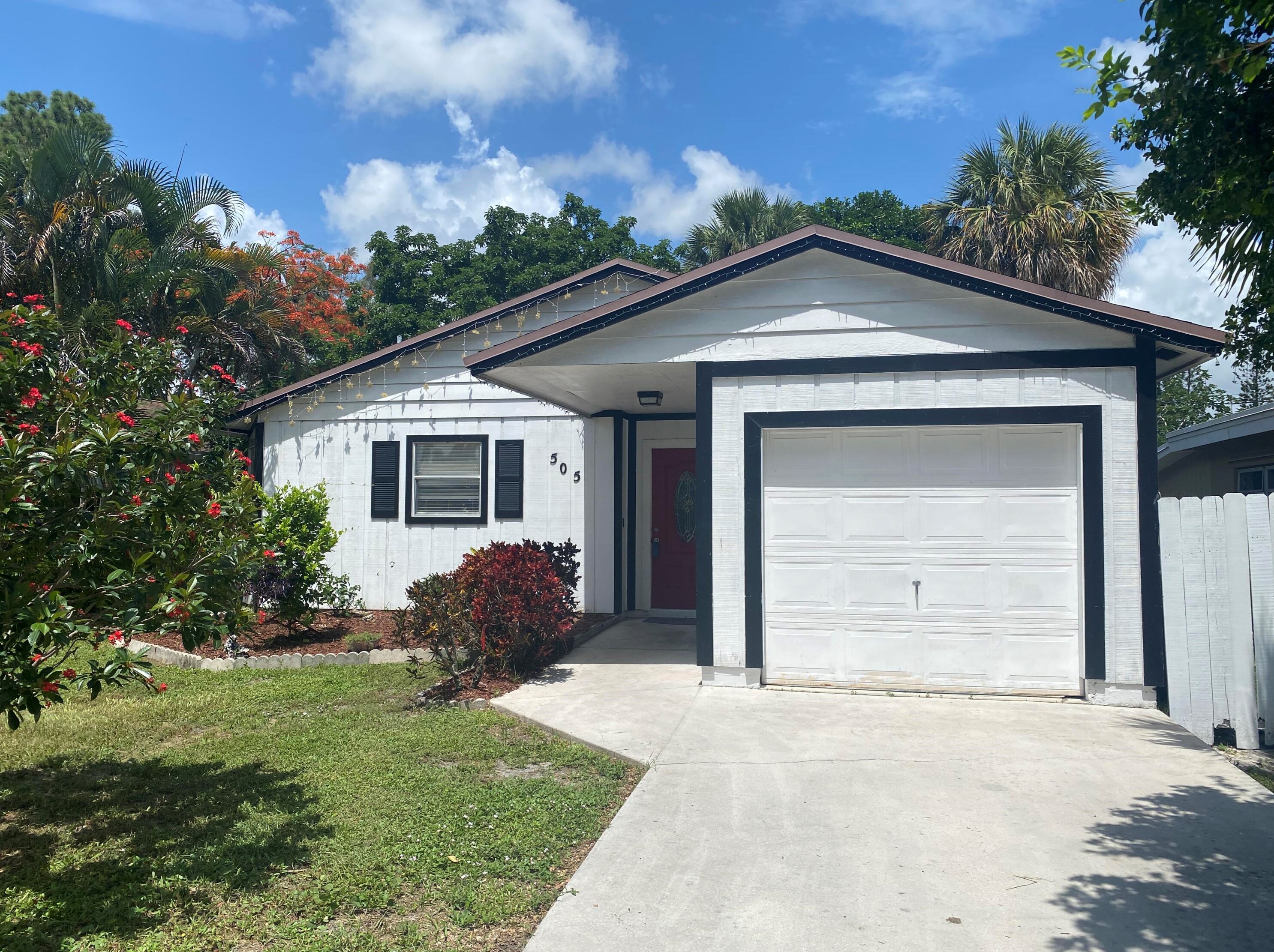 505 Fleming Ave, Lake Worth, FL 33463-2011