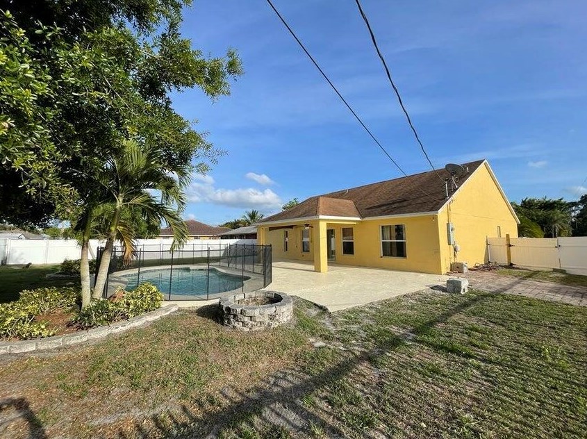 1137 Sw Coleman Ave, Fort Pierce, FL 34953