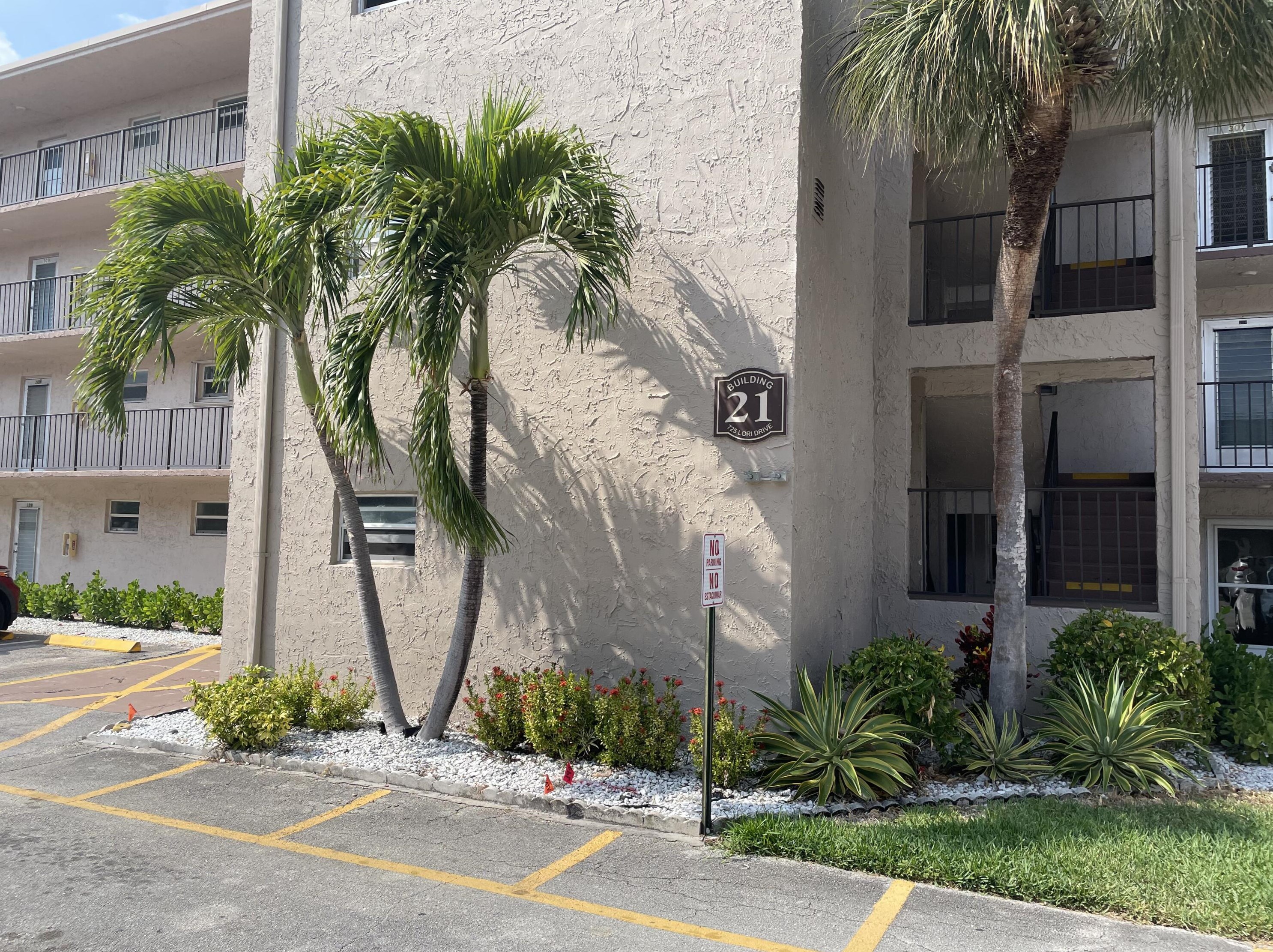 725 Lori Dr Apt 214, Lake Worth, FL 33461
