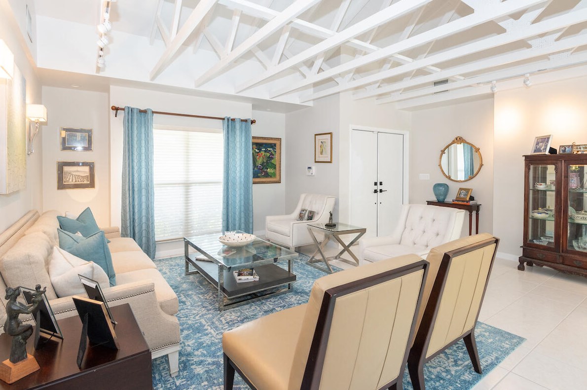 643 Lakeside Ct, West Palm Beach, FL 33408