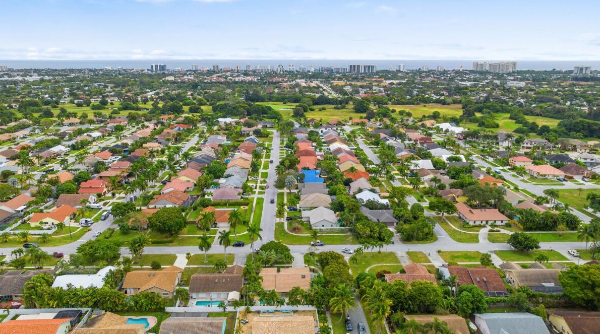 7641 Country Club Blvd, Boca Raton, FL 33487-1447