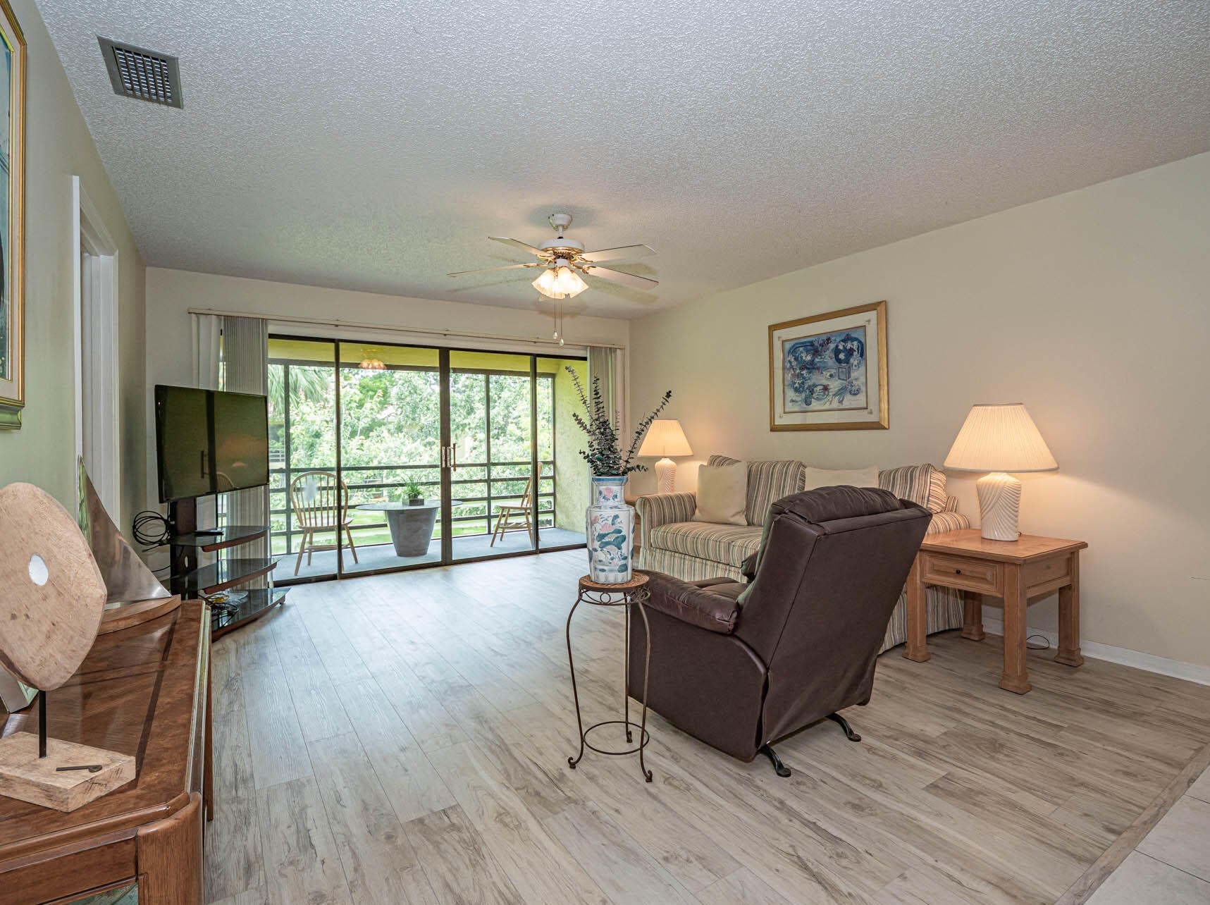 400 18th St #f7, Vero Beach, FL 32960