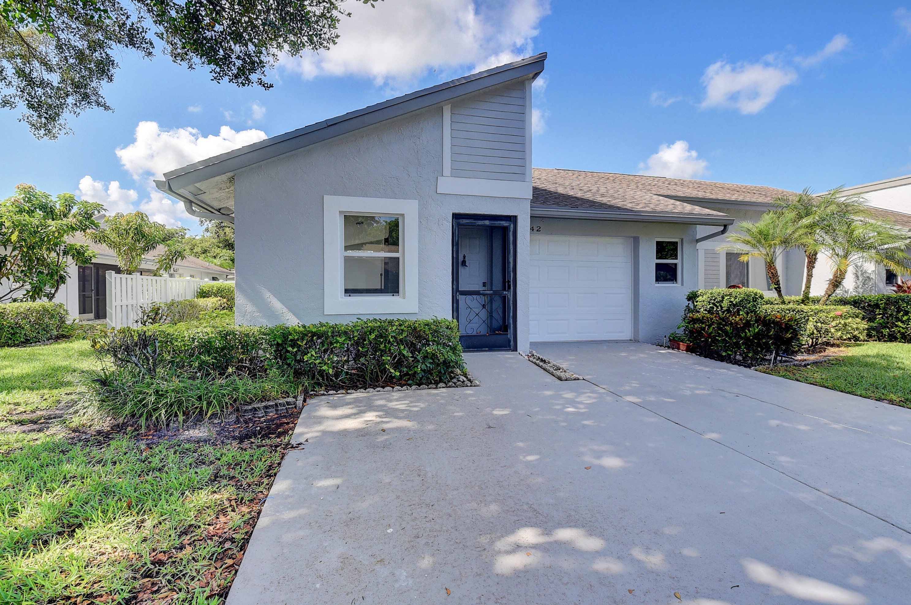 8942 Sunnywood Pl, Boca Raton, FL 33496