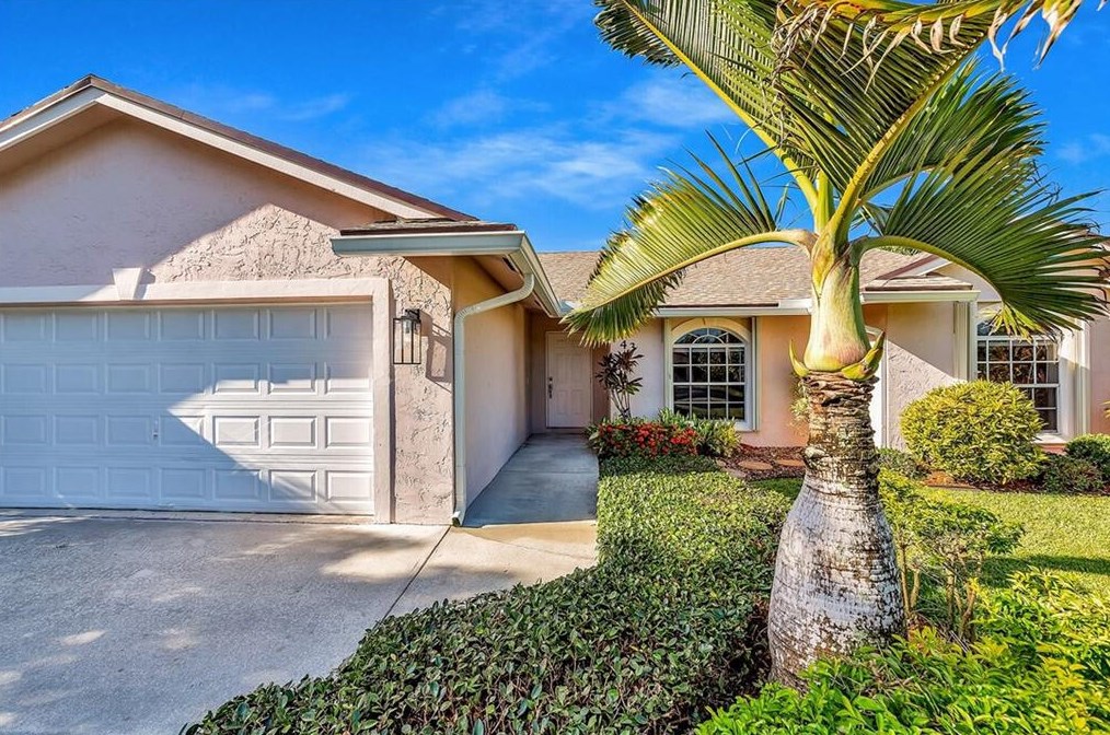 43 Cypress Rd, Lake Worth, FL 33467-4813