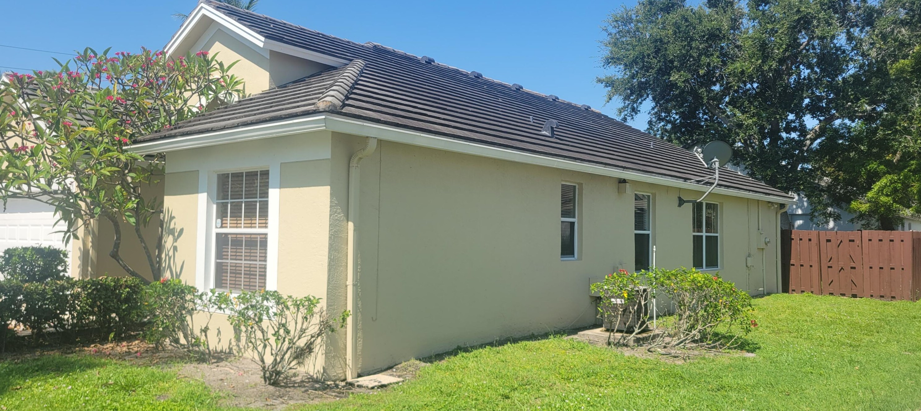 4323 Grosvenor Ct, West Palm Beach, FL 33409-7816