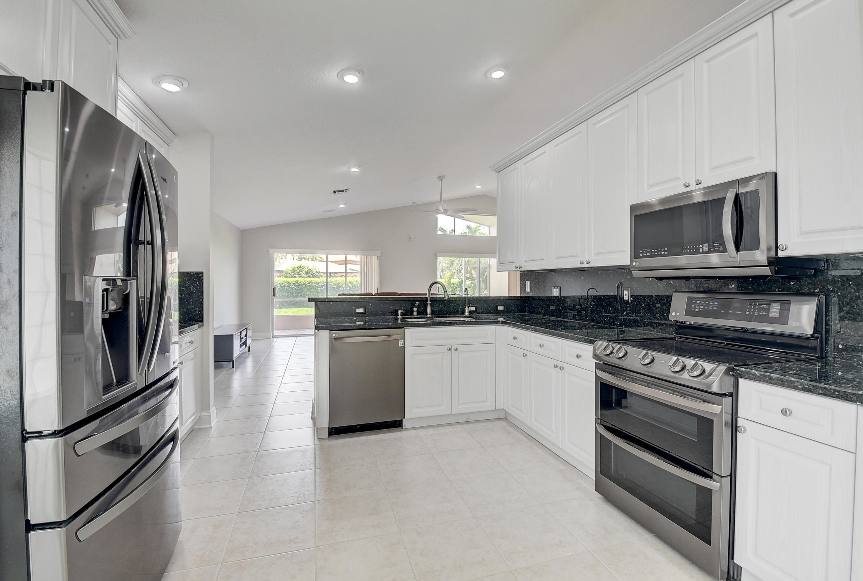 6670 Maybrook Rd, Boynton Beach, FL 33437-6408