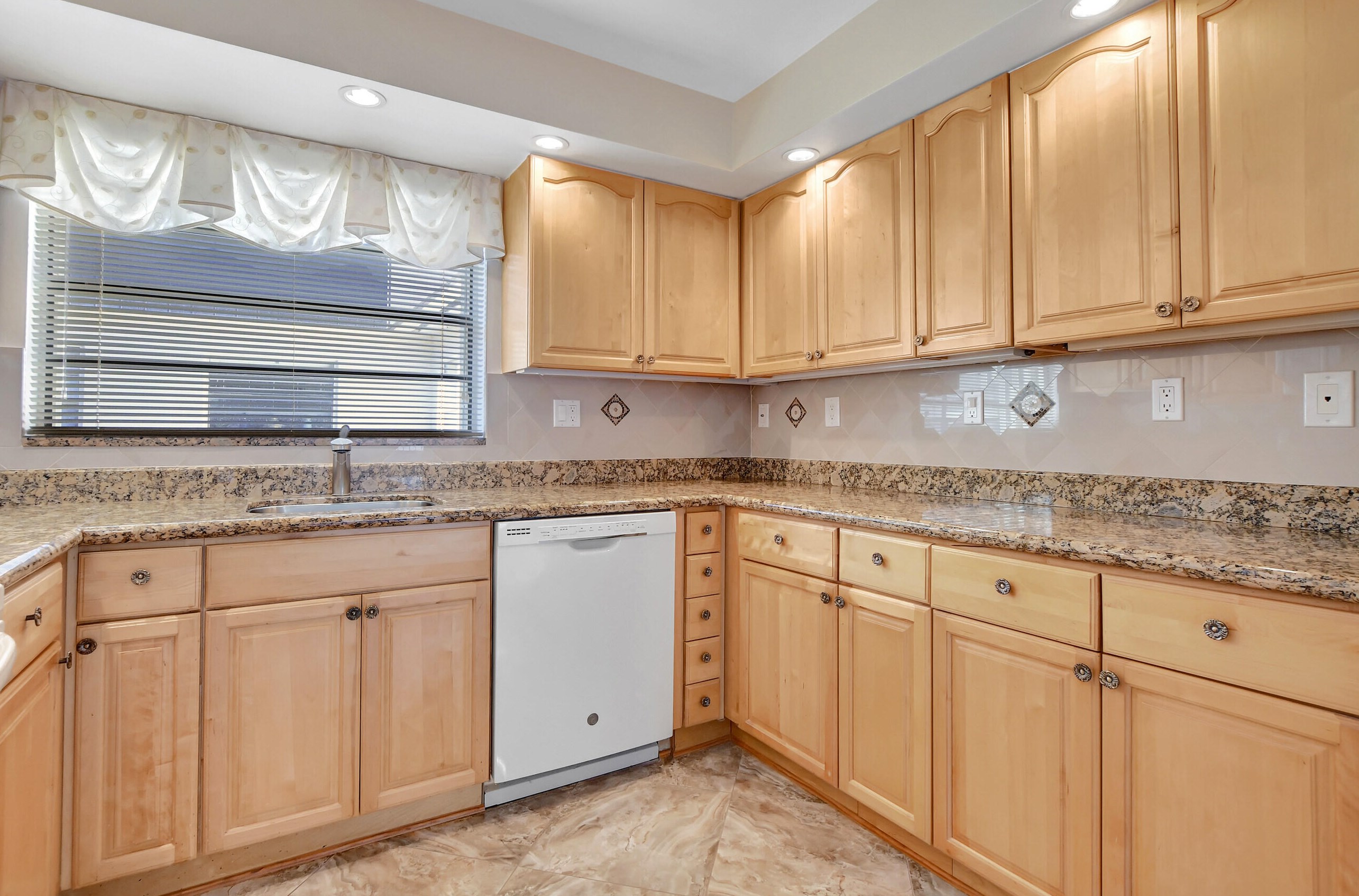 84 Capri B, Delray Beach, FL 33484