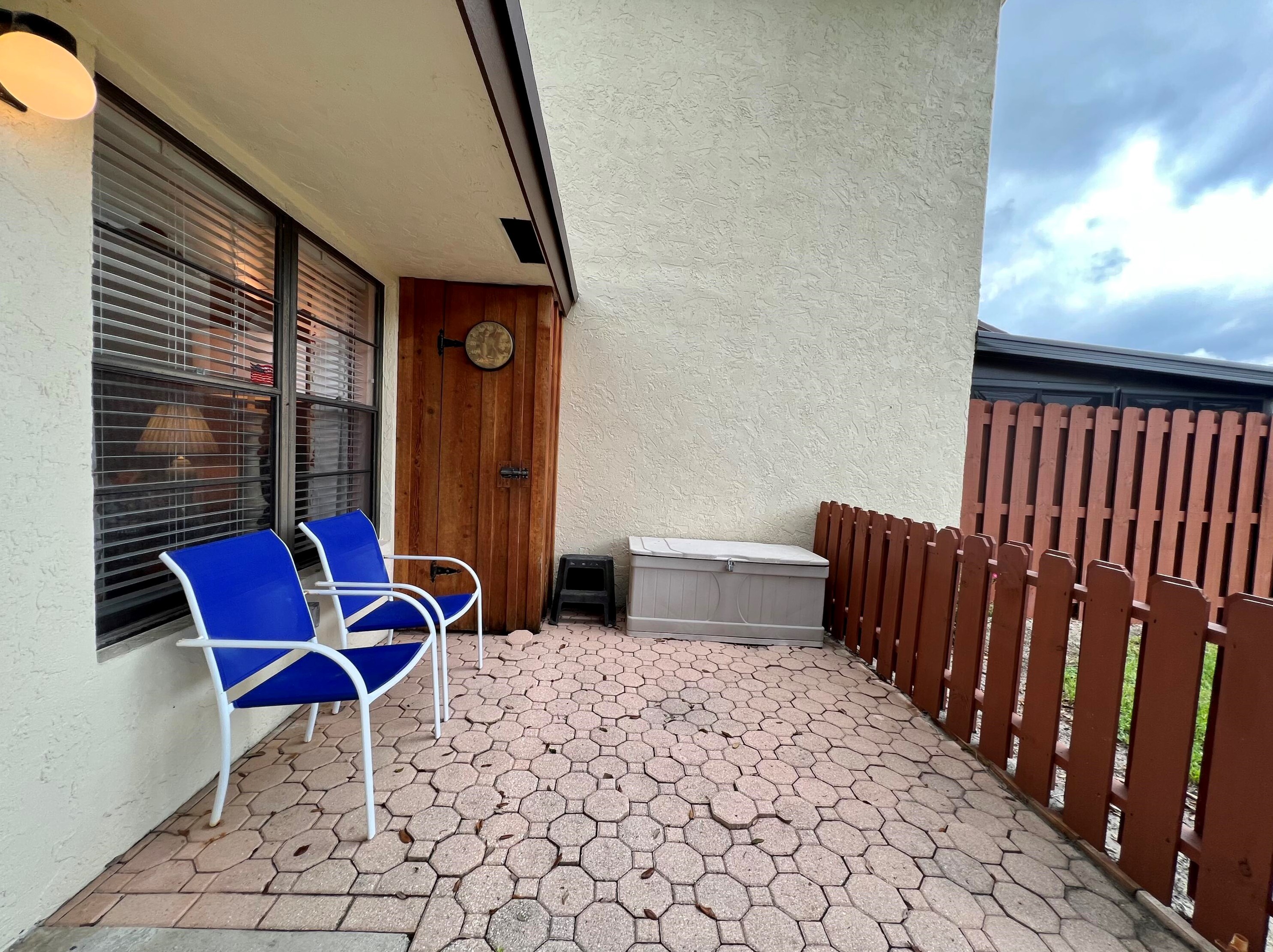 8084 Villa Cir, Hobe Sound, FL 33455-2079