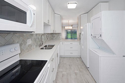 8536 Chevy Chase Dr, Boca Raton, FL 33433-1863