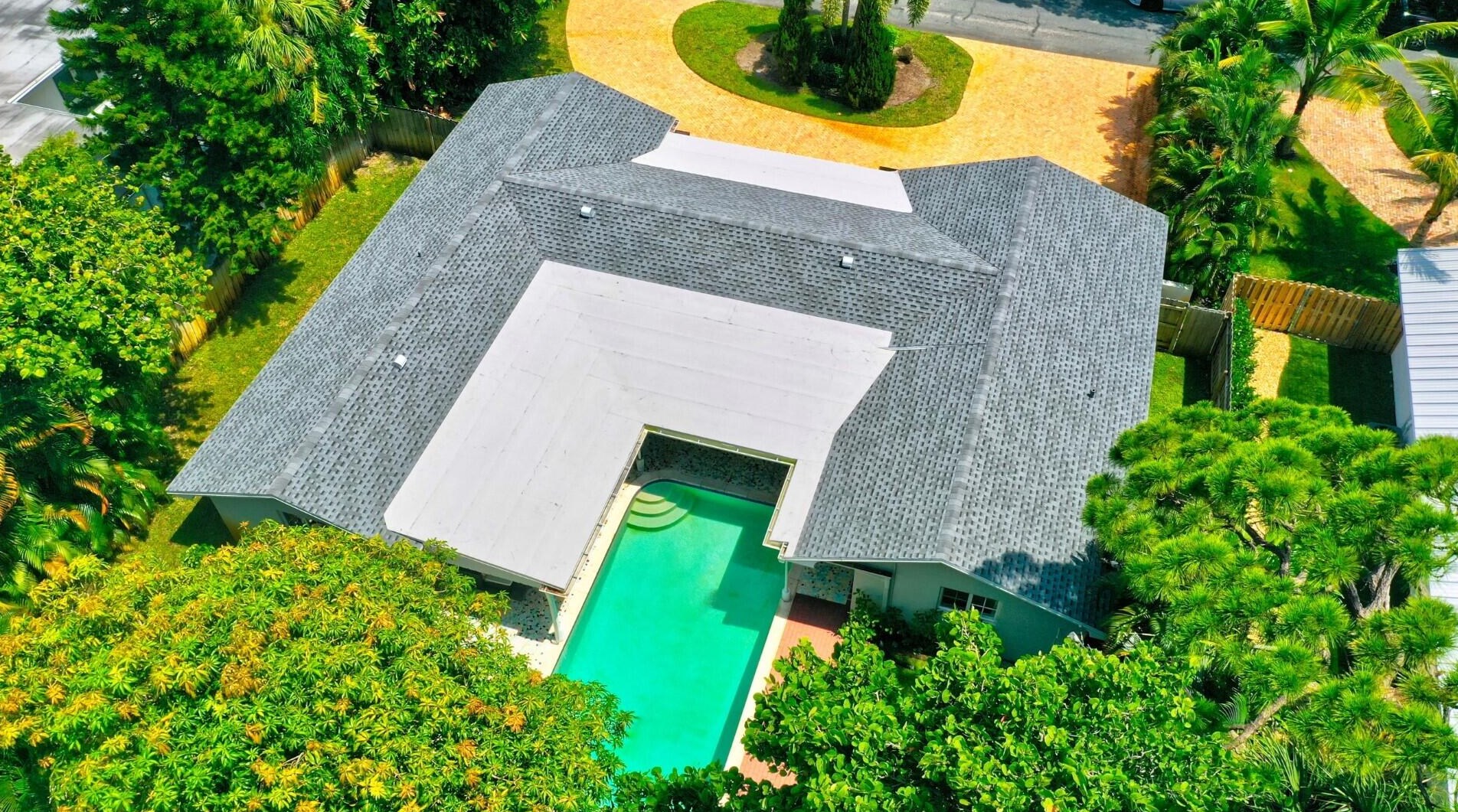 909 27th Ter, Boynton Beach FL  33435-7913 exterior