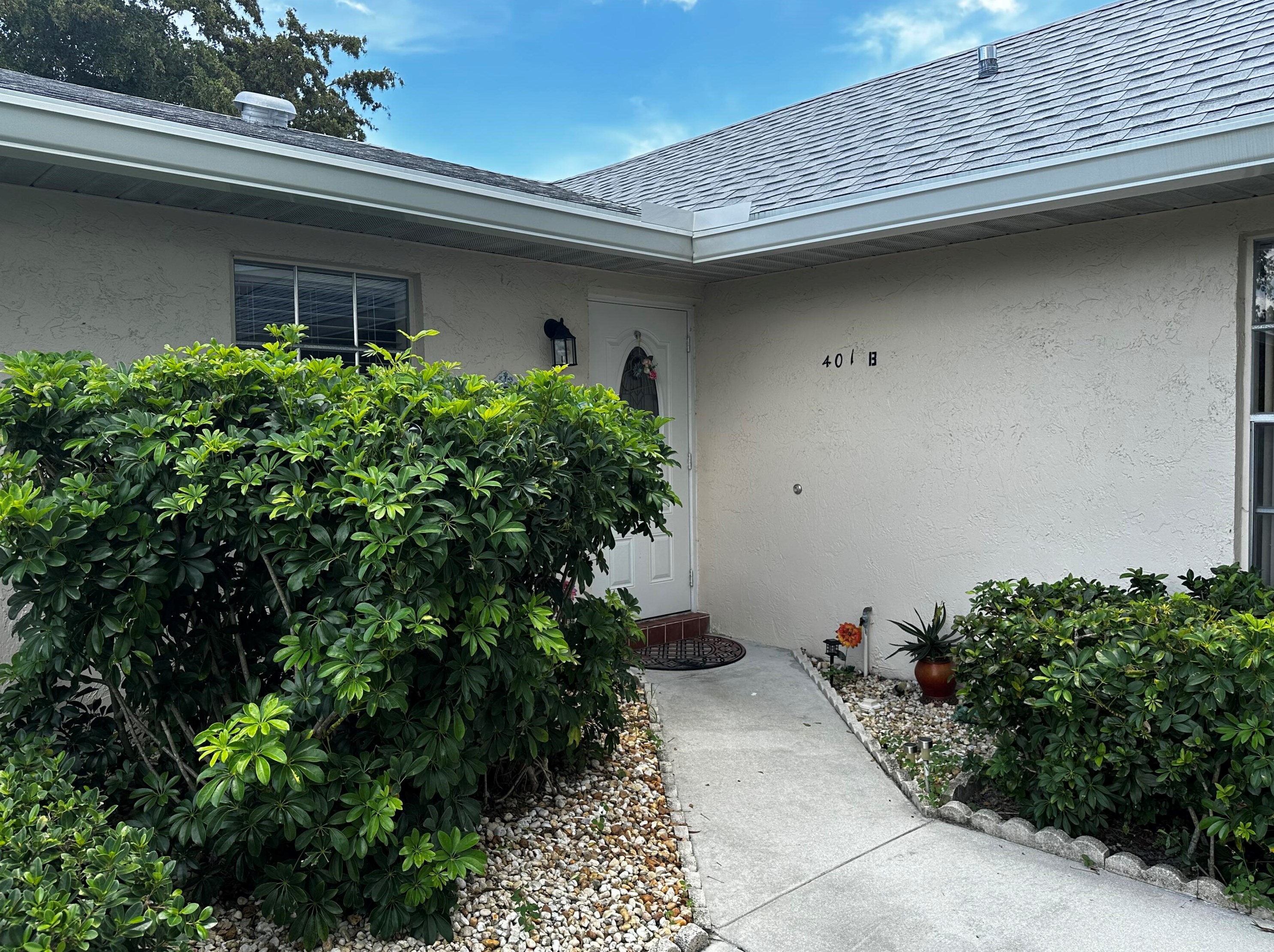 401 Bennington Ln, Lake Worth, FL 33467-3038
