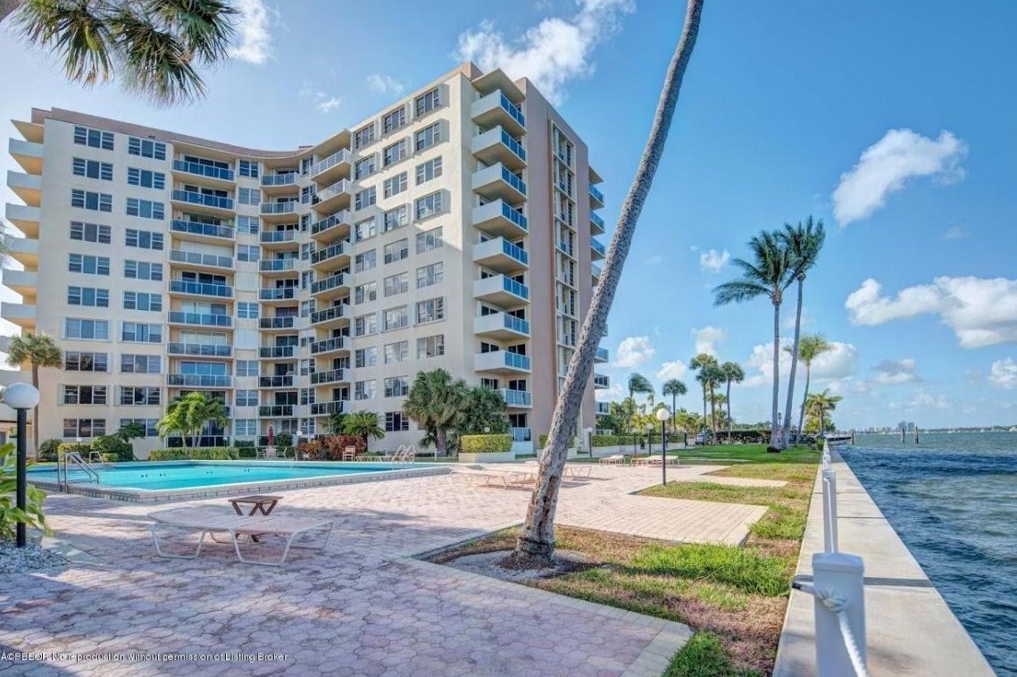 2800 N Flagler Dr Apt 204, West Palm Beach, FL 33407