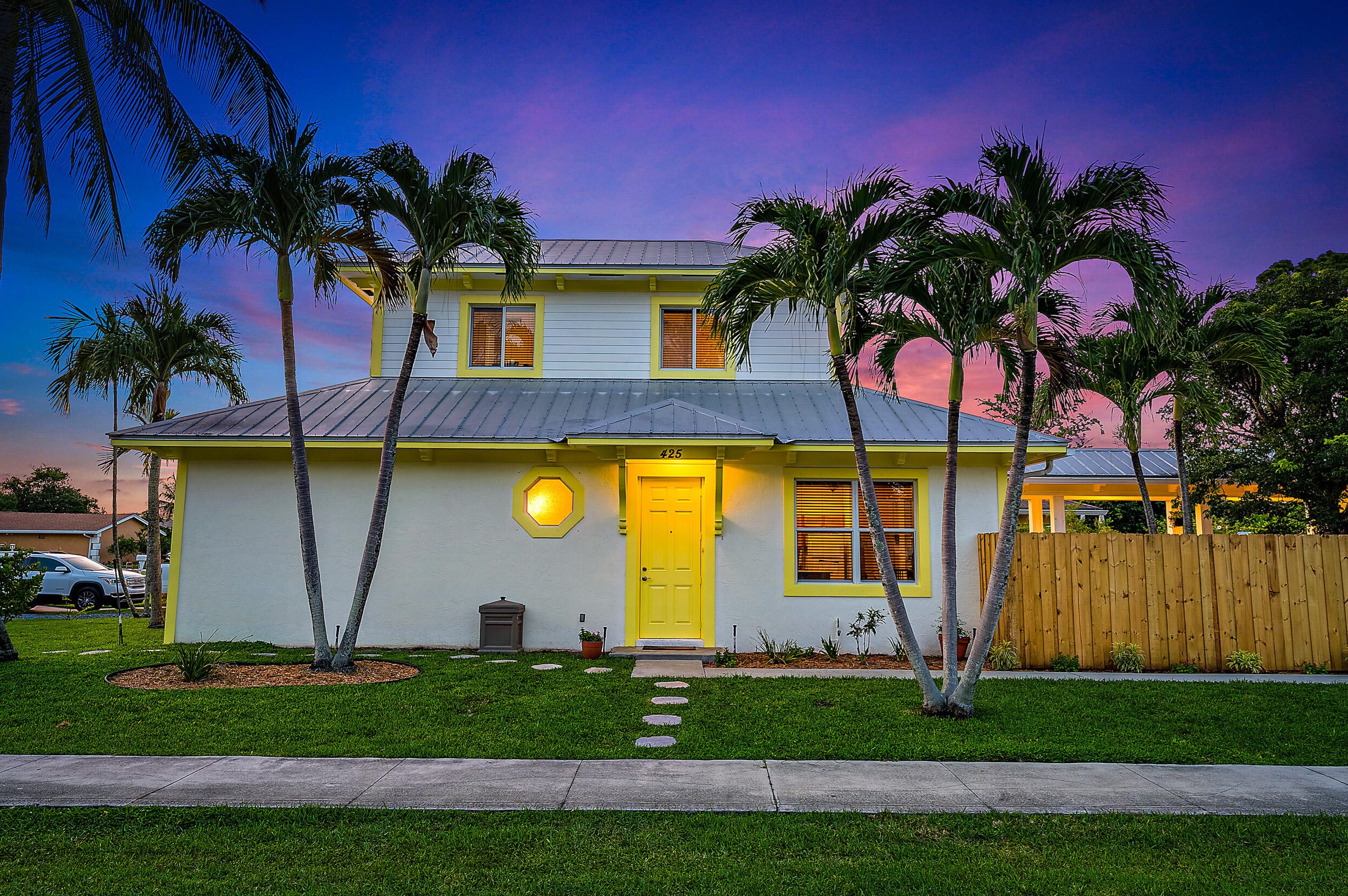 425 Hugh St, Jupiter, FL 33458-3529