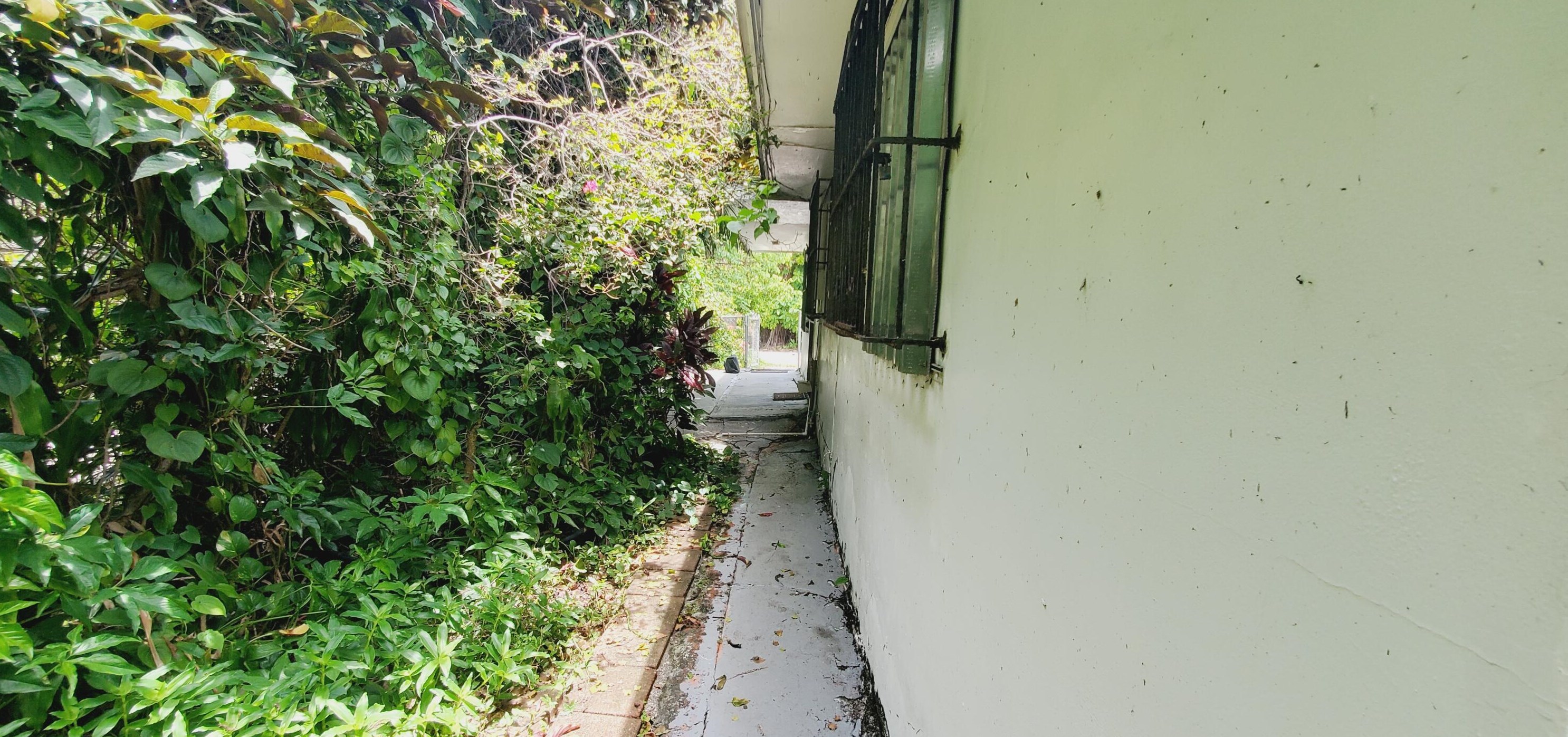 2620 205 St, Miami FL 33056-1227 exterior