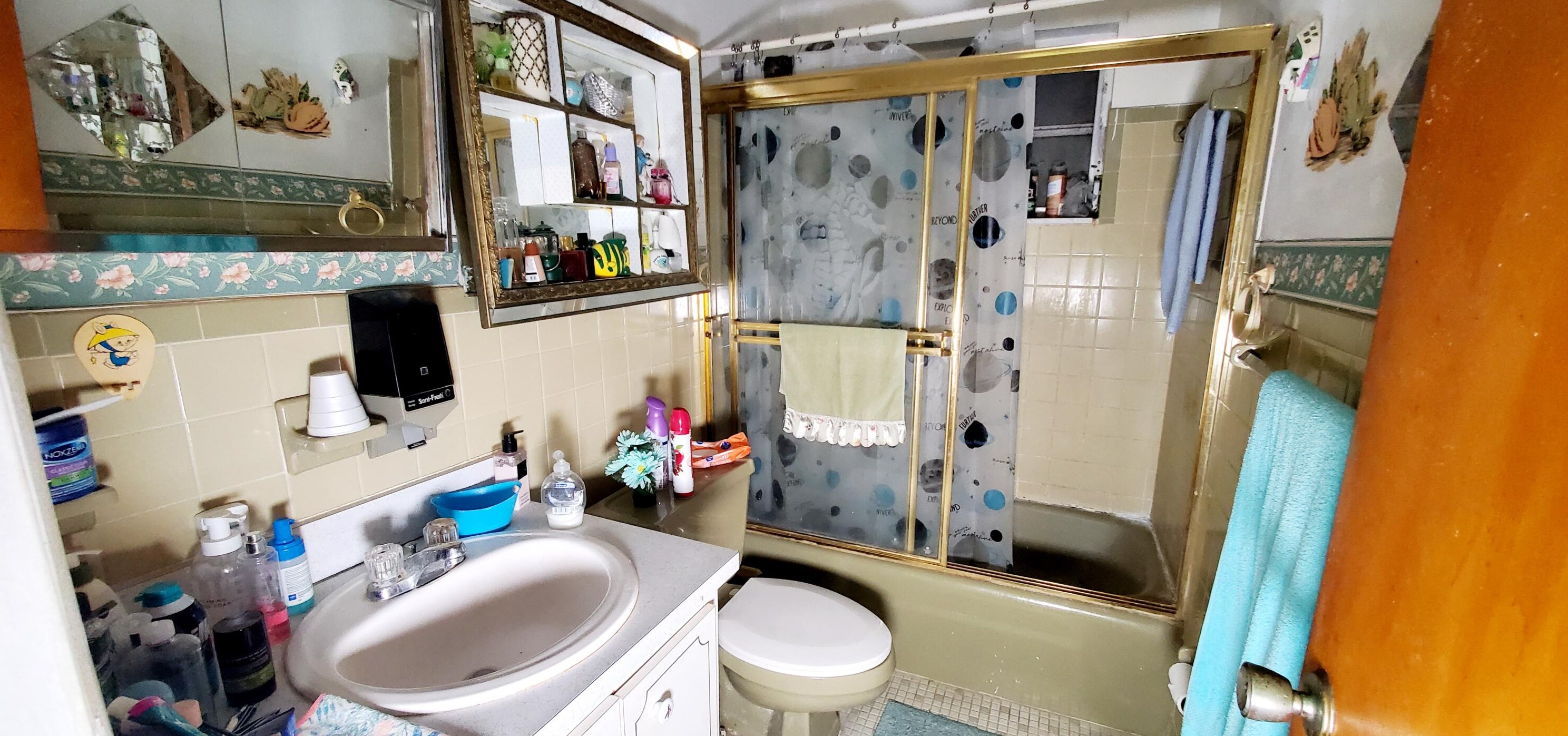 2620 205 St, Miami FL 33056-1227 exterior