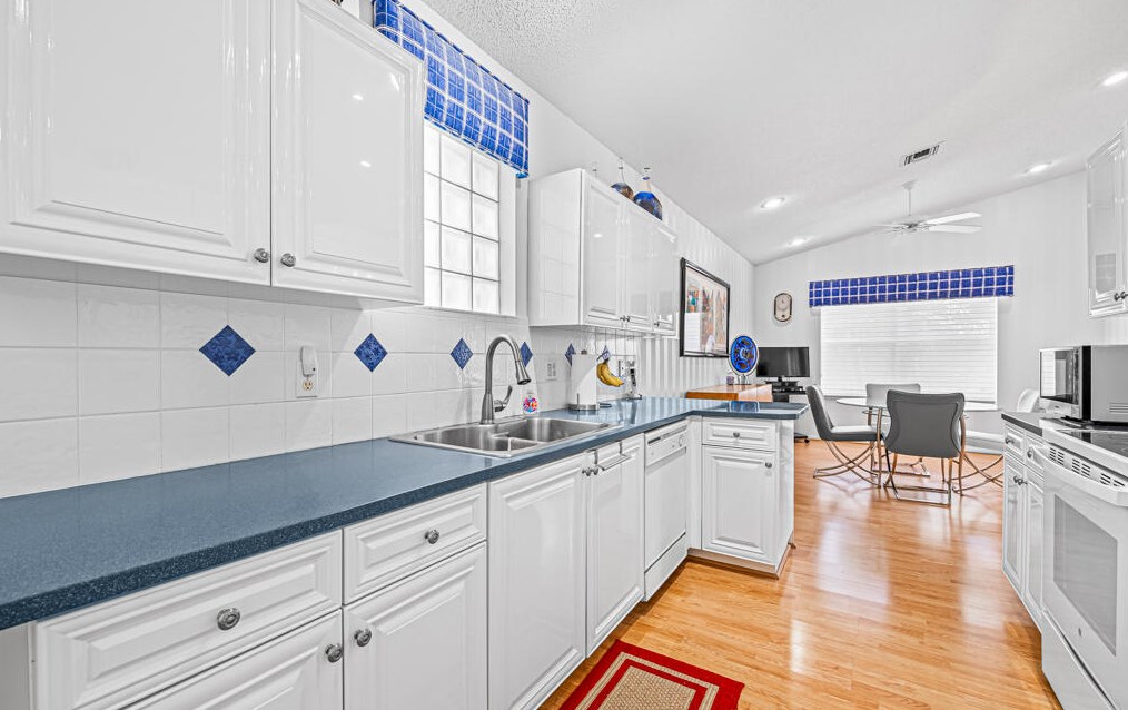 9626 Orchid Grove Trl, Boynton Beach FL 33437-5475 exterior