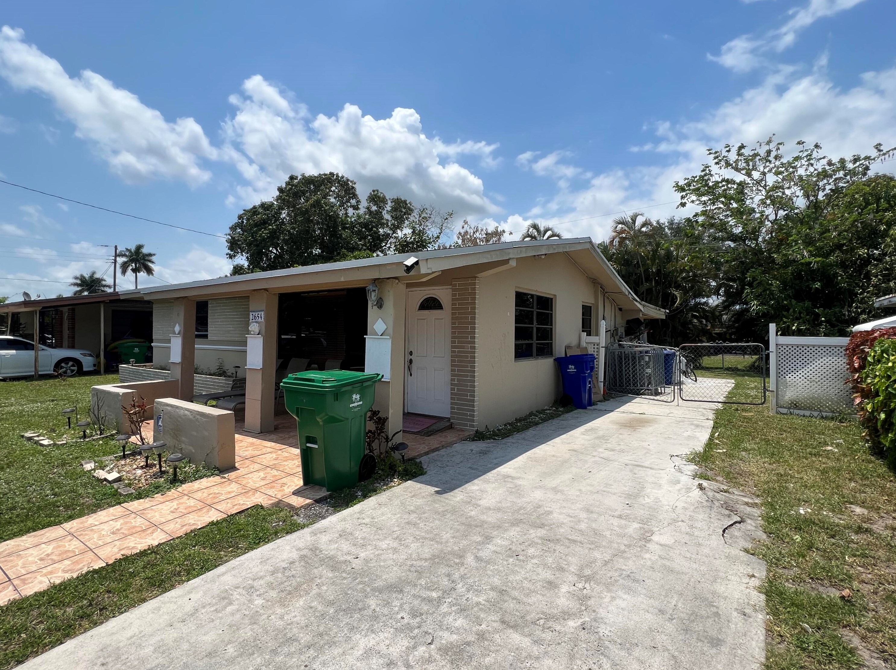 2654 Havana Dr, Hollywood, FL 33023-4653