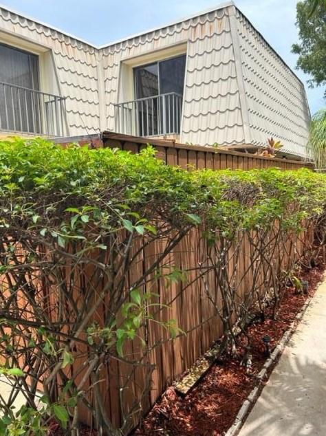 1700 Embassy Dr #407, West Palm Beach, FL 33401