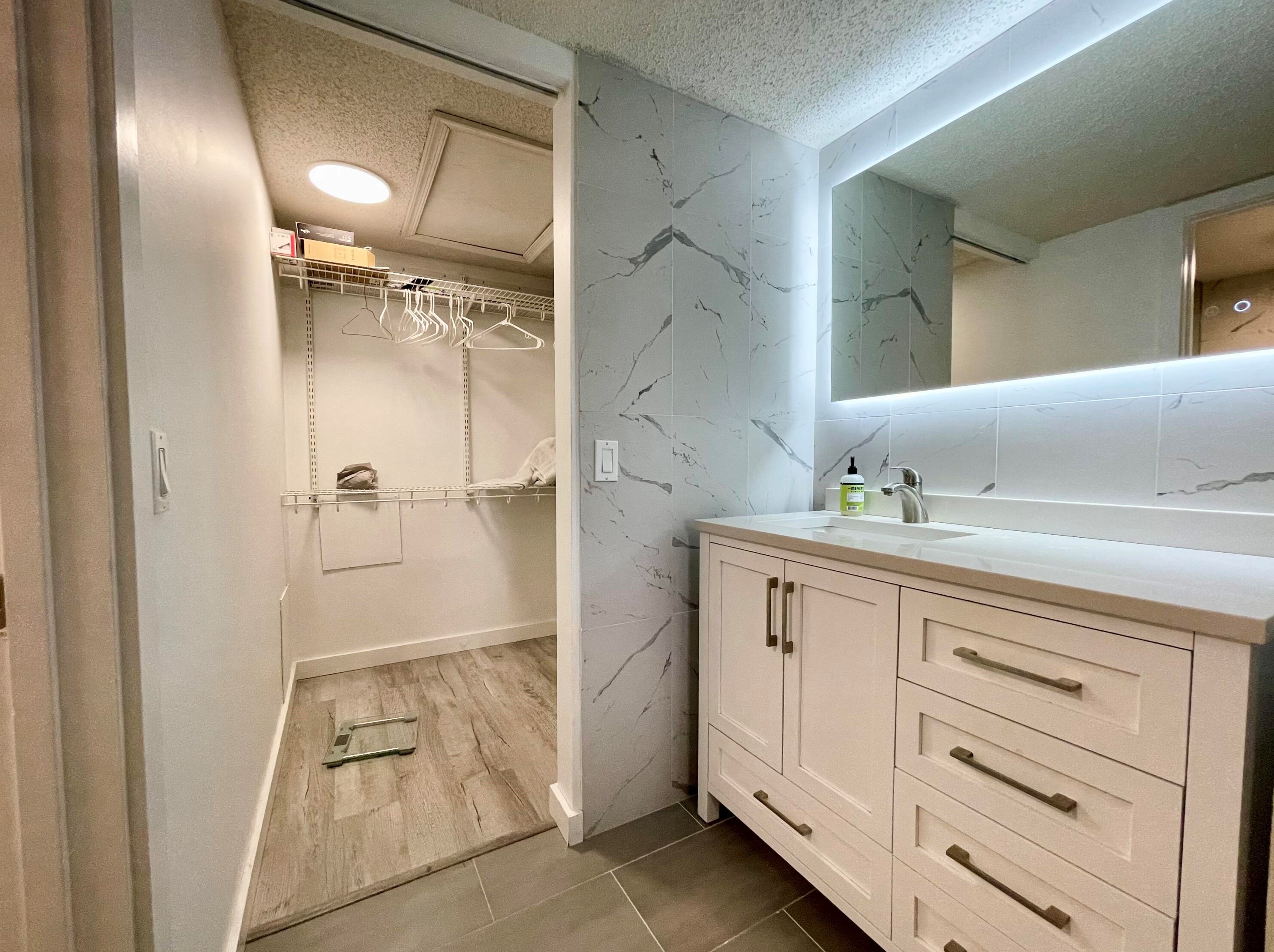 300 Palmwood Pl #204, Boca Raton, FL 33431