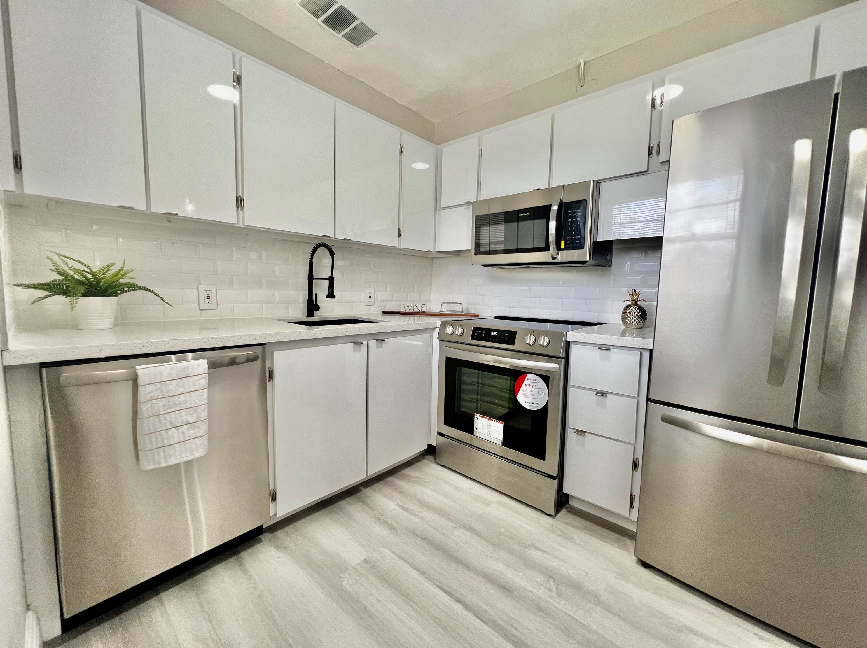 117 Dorset C, Boca Raton FL 33434-6103 exterior