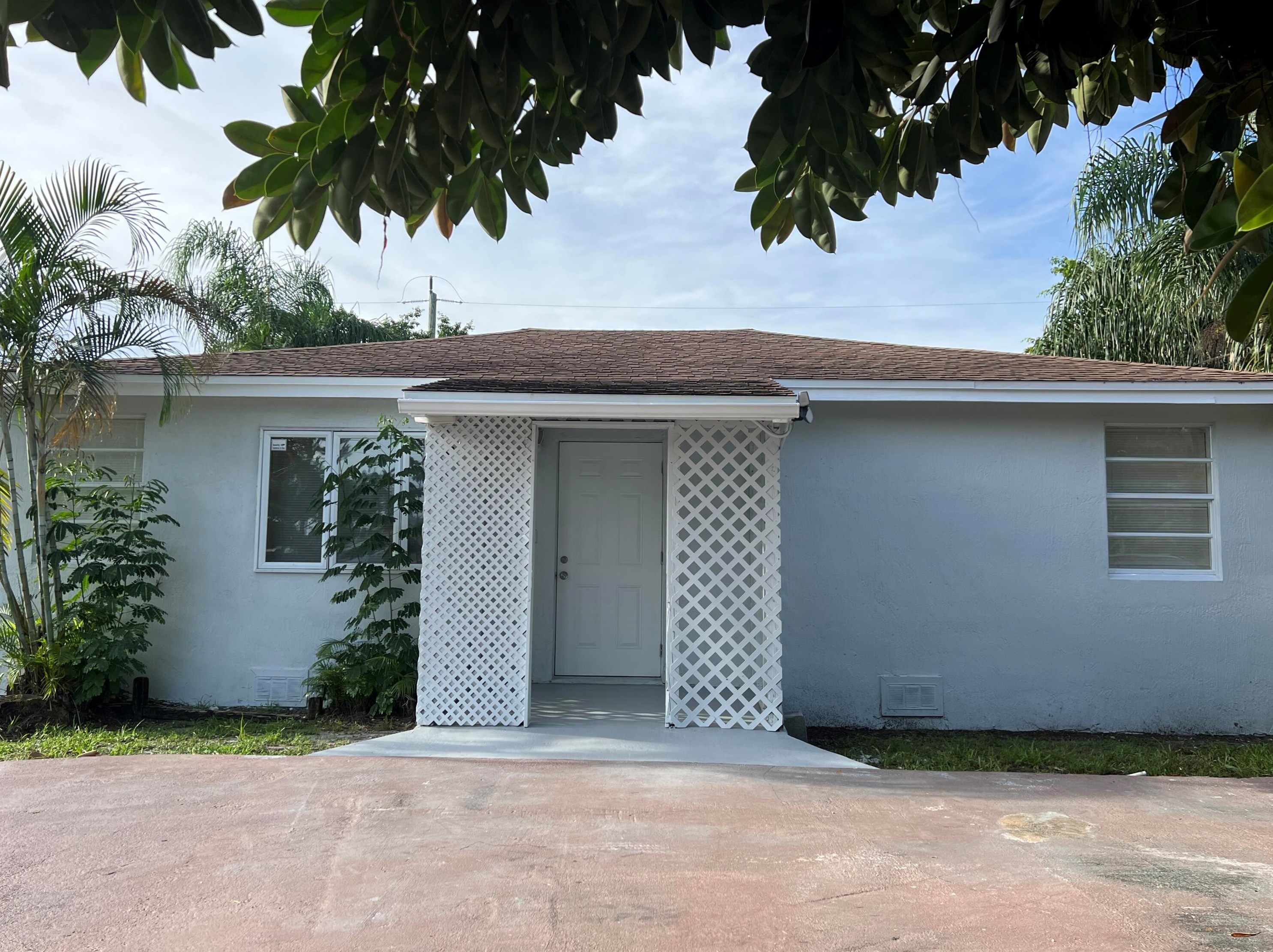 4985 Clinton Blvd, Lake Worth, FL 33463-2270