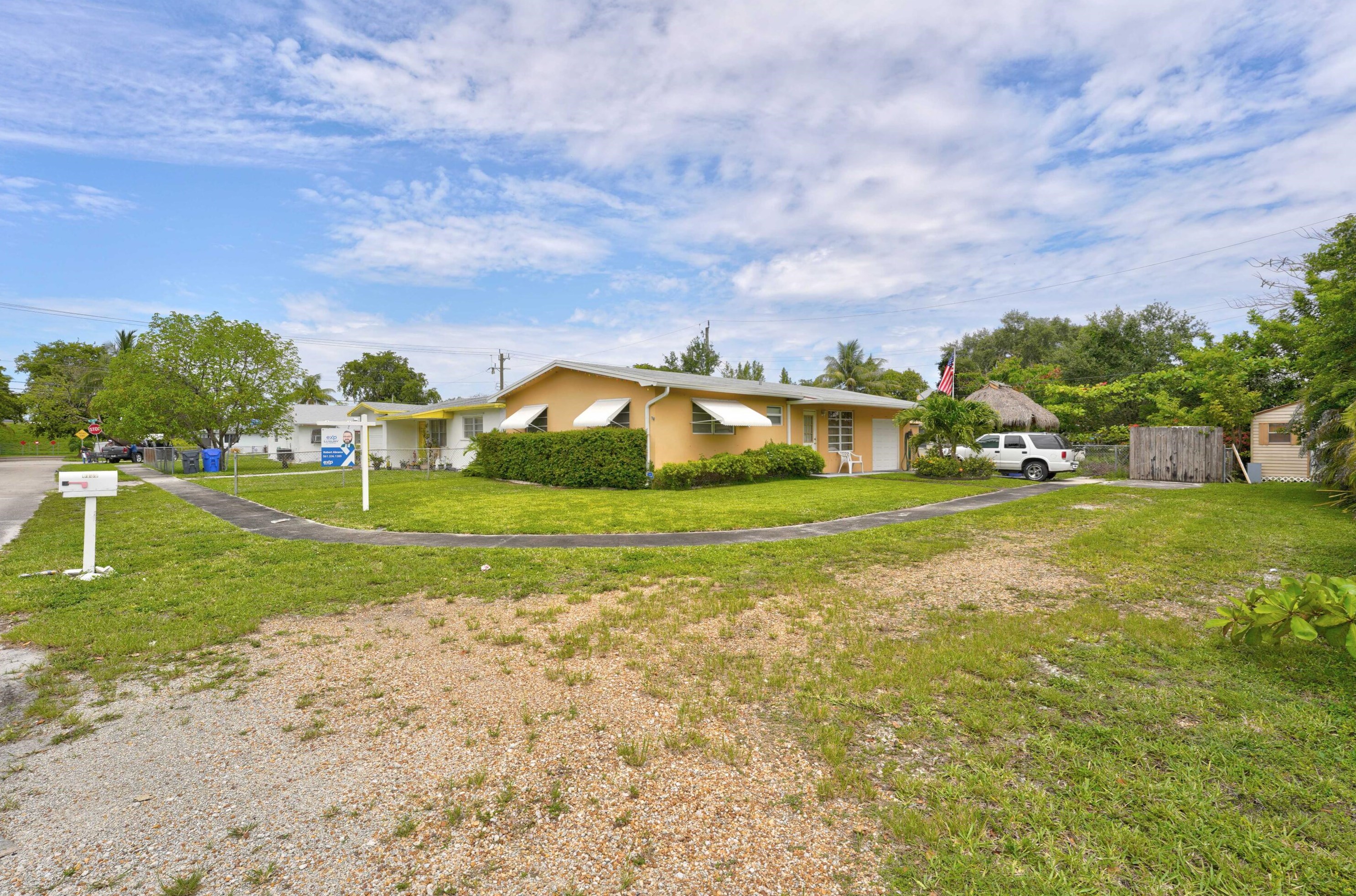 6135 Call St, Hollywood, FL 33024-6011