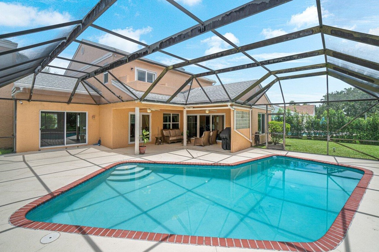 22075 Flower Dr, Boca Raton FL 33428-4627 exterior