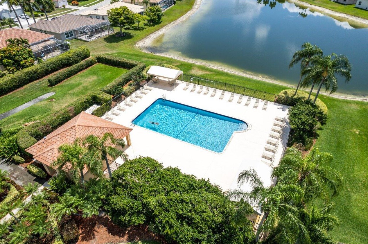 22075 Flower Dr, Boca Raton FL 33428-4627 exterior