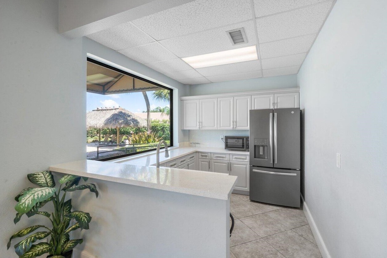 22075 Flower Dr, Boca Raton FL 33428-4627 exterior