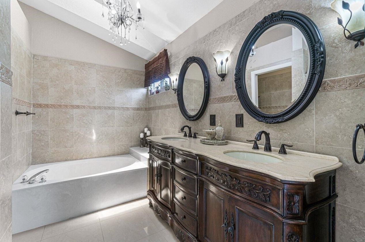 22075 Flower Dr, Boca Raton FL 33428-4627 exterior