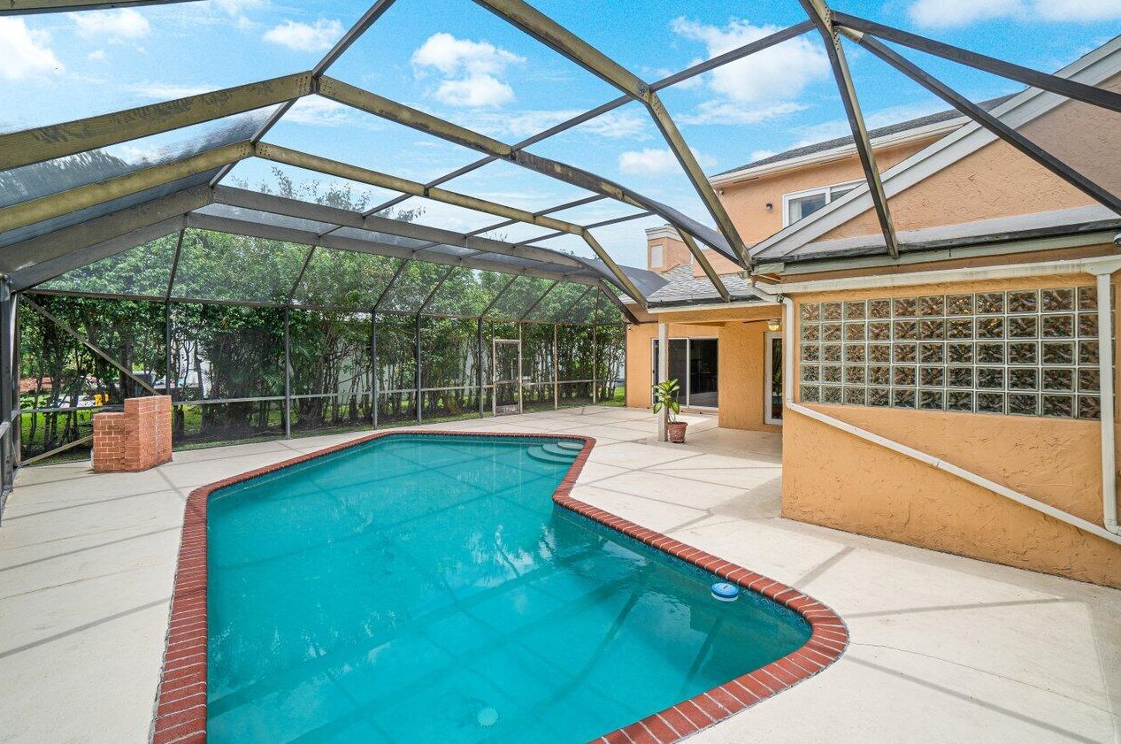 22075 Flower Dr, Boca Raton FL 33428-4627 exterior