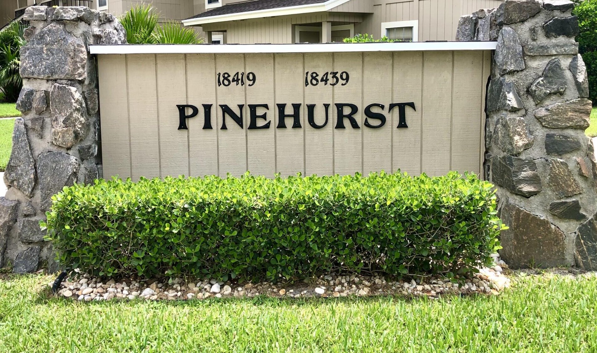 18429 Wood Haven Ln, Jupiter, FL 33469-1185