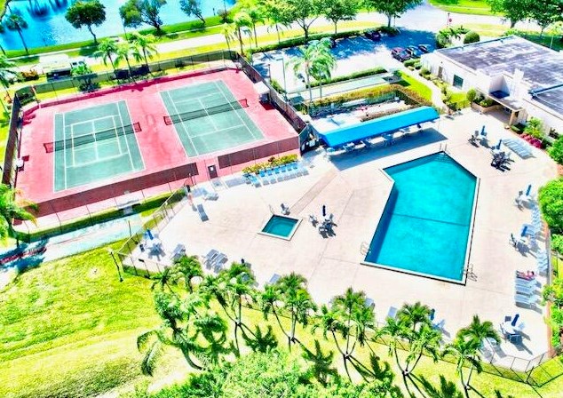 9201 Fairbanks Ln, Boca Raton FL  33496-6662 exterior