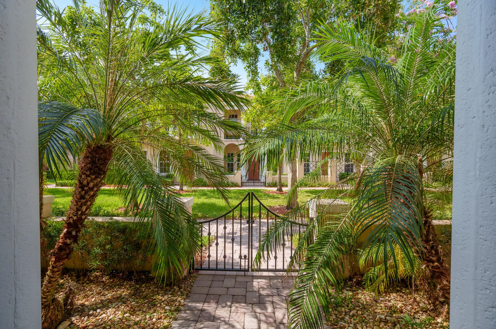 819 82nd Ln, Boca Raton FL  33487-1379 exterior