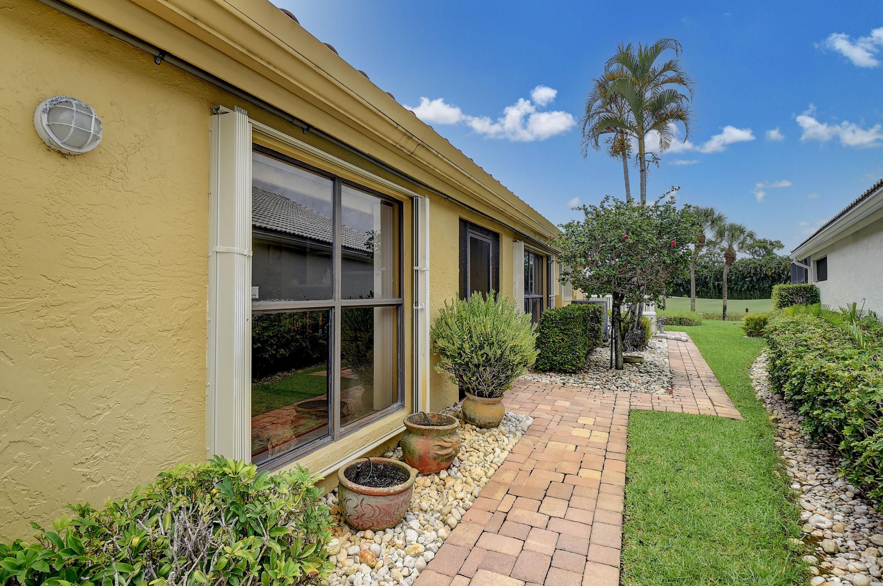 11228 Clover Leaf Cir, Boca Raton, FL 33428-1617