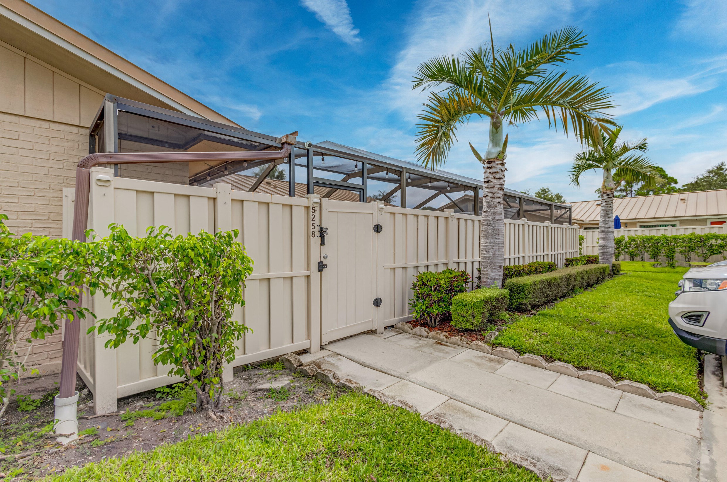 5258 Eagle Lake Dr, West Palm Beach, FL 33418