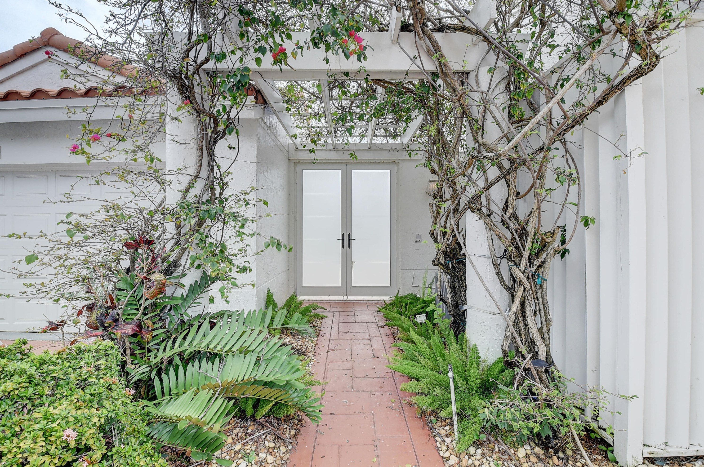 3877 Candlewood Blvd, Boca Raton, FL 33487-1277
