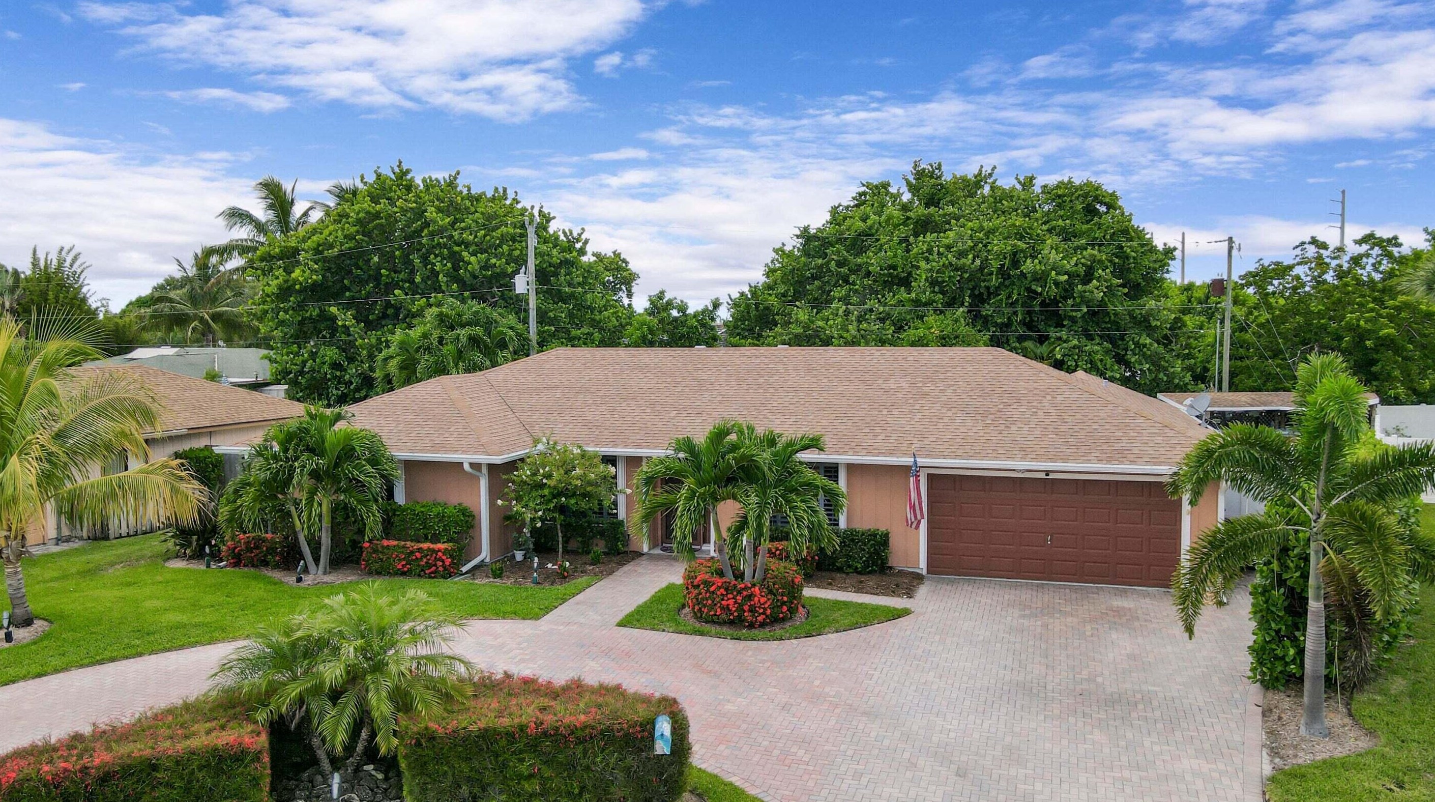 37 Russell St, Jupiter, FL 33469-2661