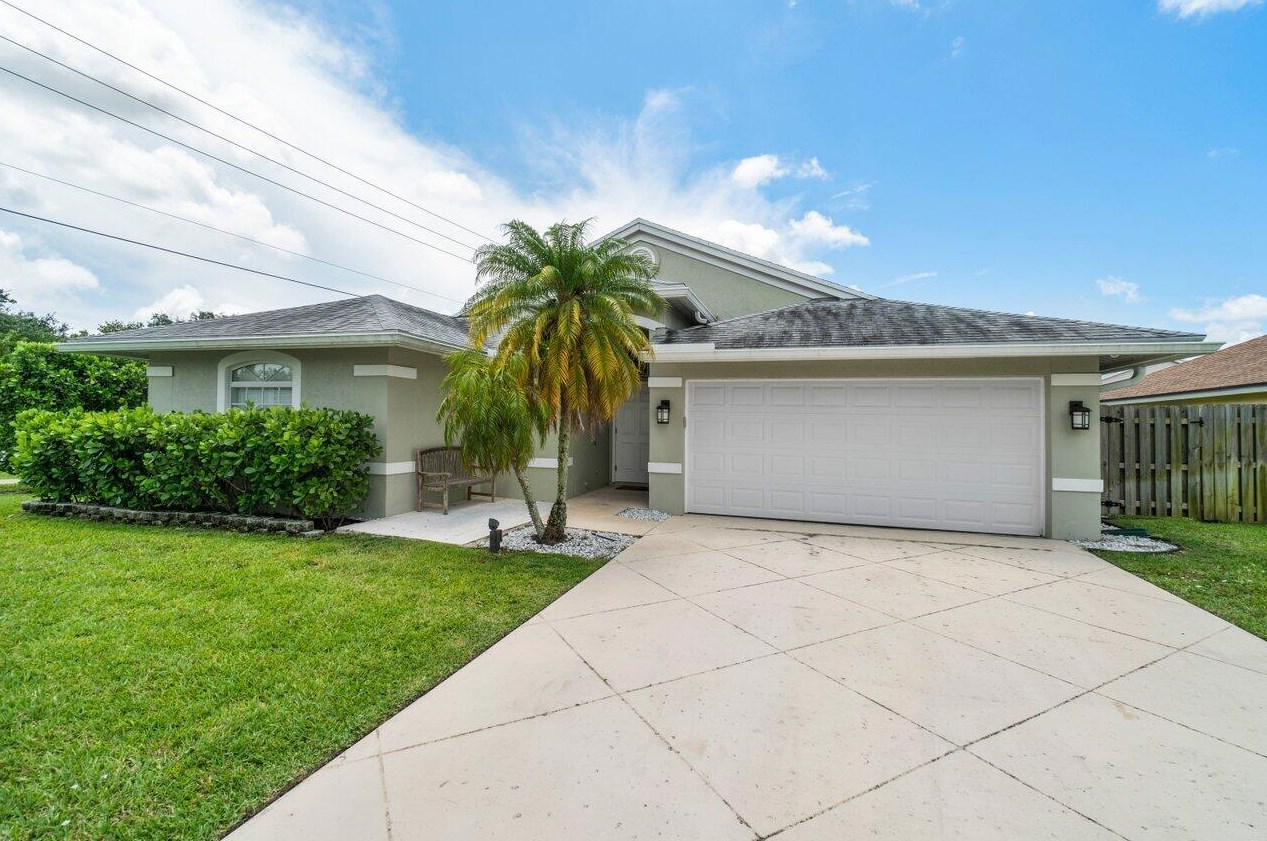 6022 Foster St, Jupiter FL  33458-6653 exterior
