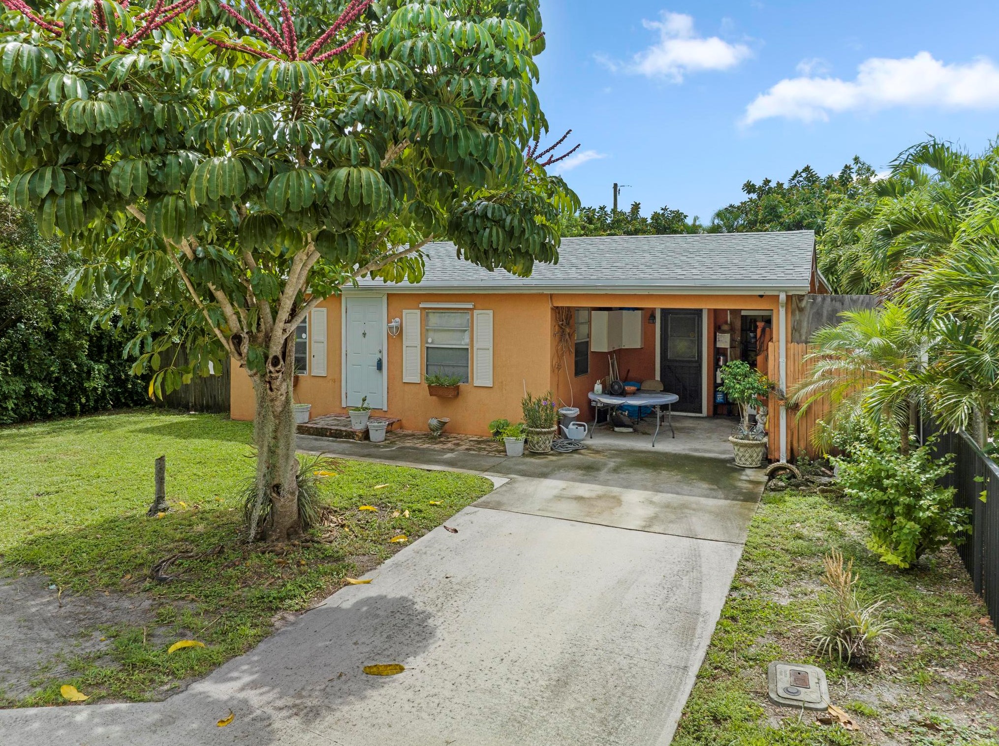 1152 Sunset Rd, West Palm Beach, FL 33406-4945