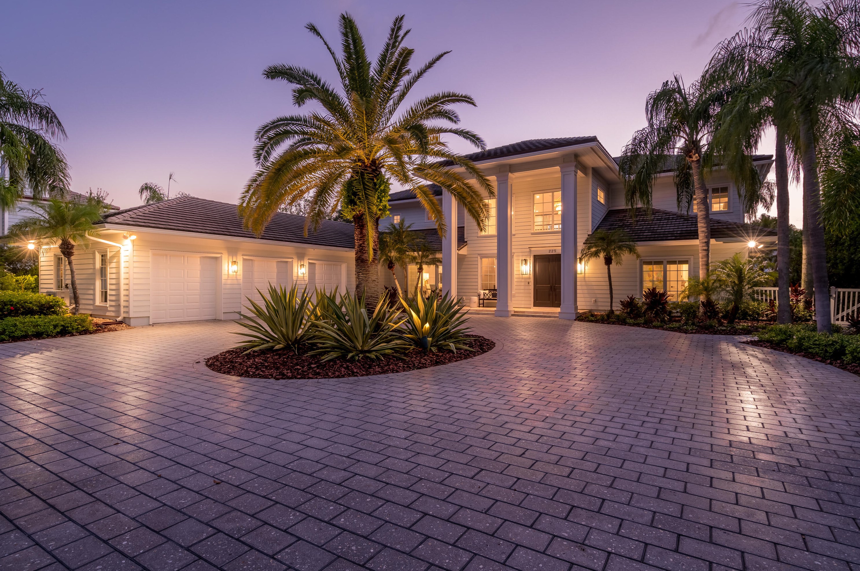 225 Riverway Dr, Vero Beach, FL 32963