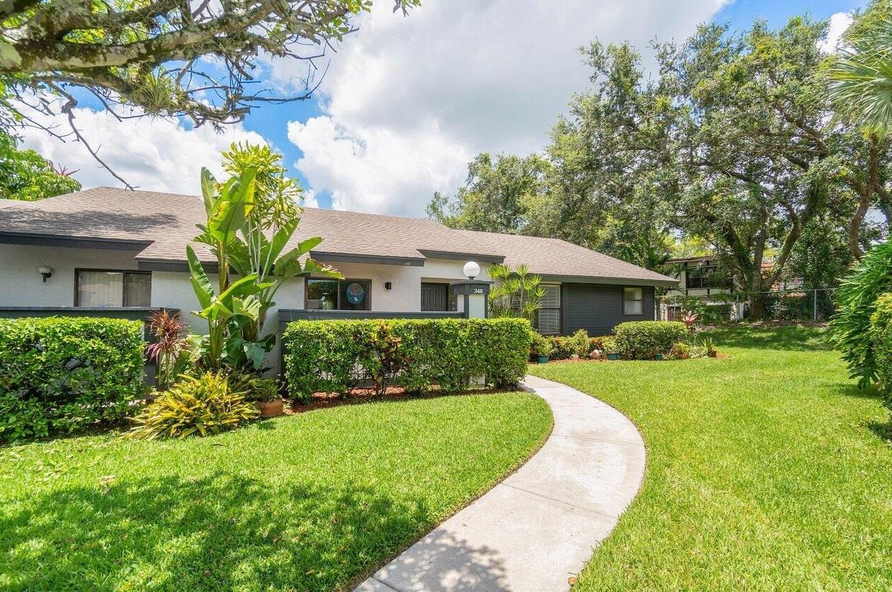 348 Quincy Ct, West Palm Beach, FL 33411-1540