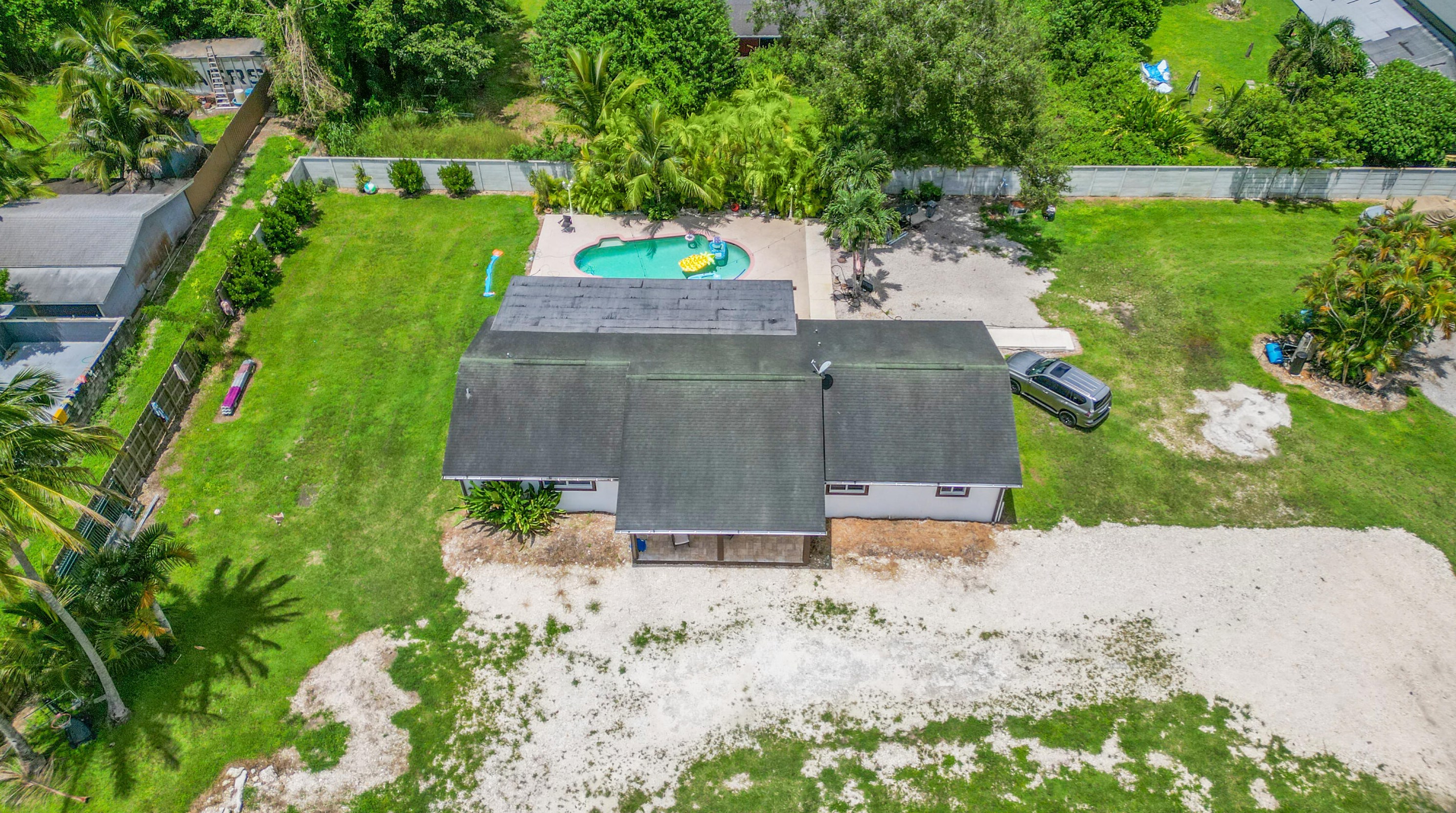 19750 185th Ct, Miami, FL 33187-1828