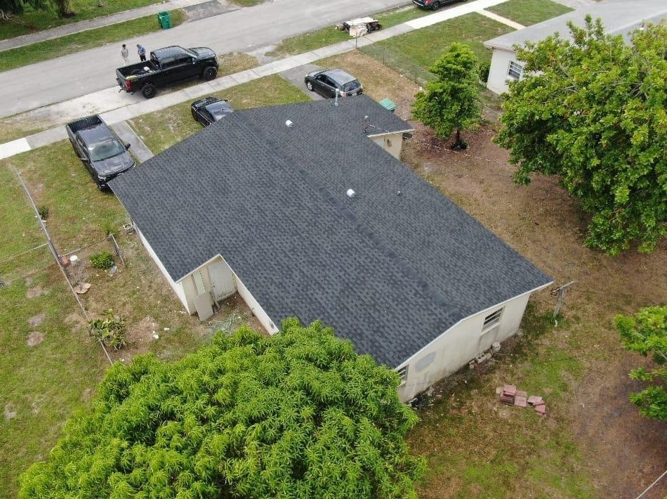 745 176th Ter, Miami FL  33169-4711 exterior